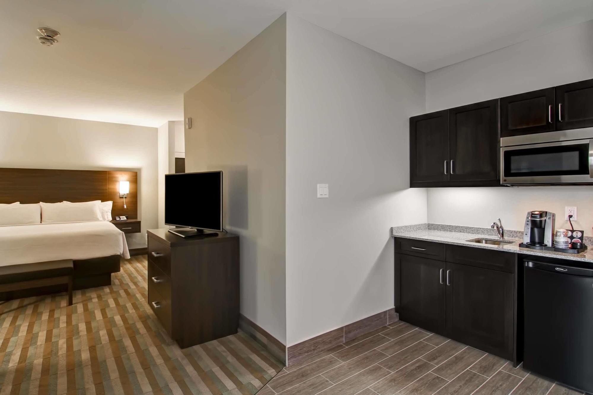 Best Western London Airport Inn & Suites Exterior foto