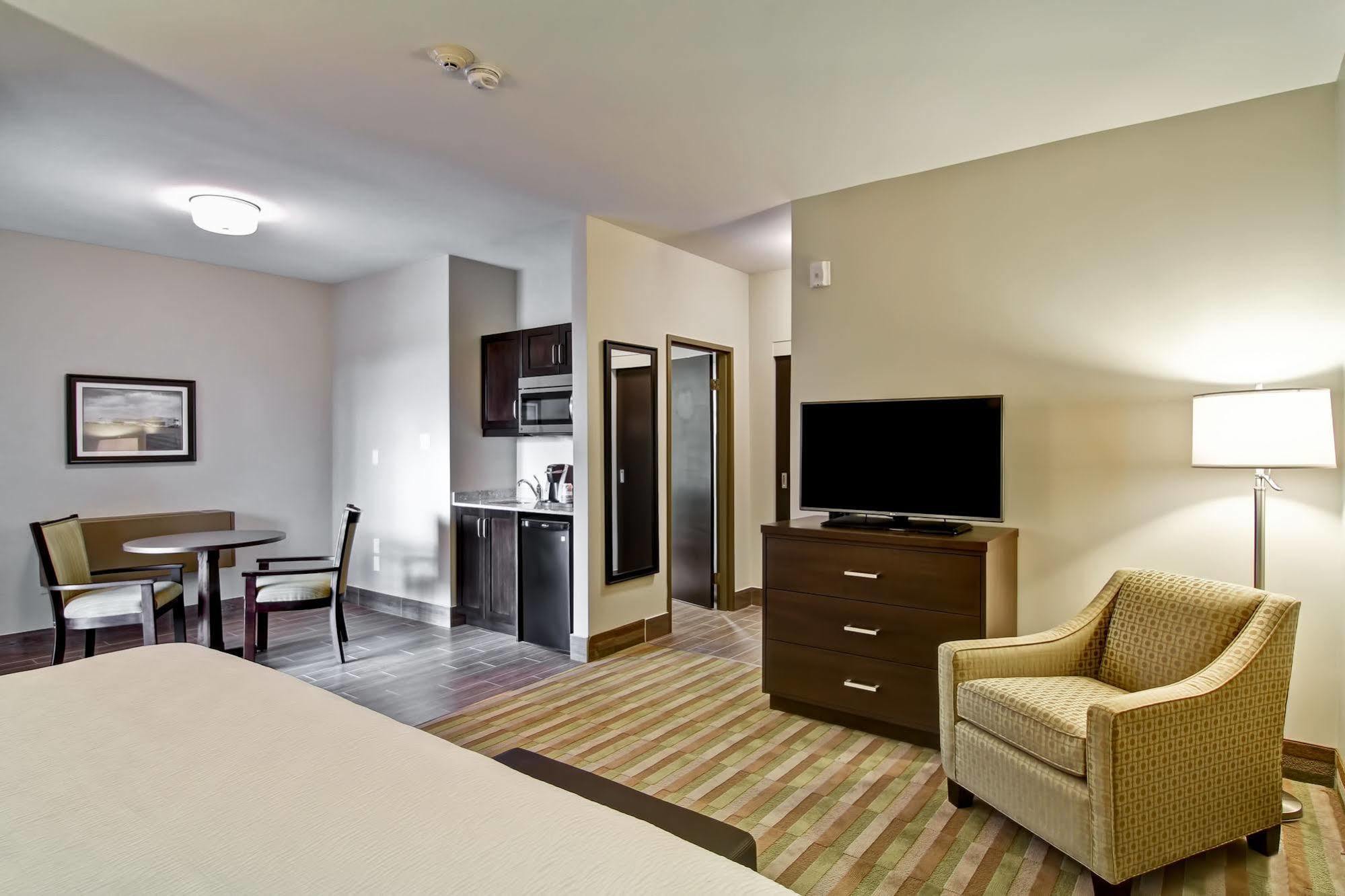 Best Western London Airport Inn & Suites Exterior foto